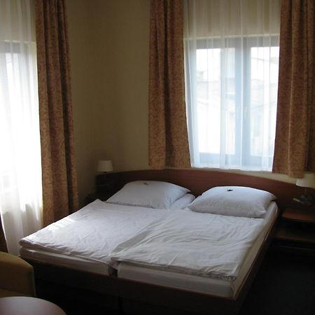 Hotel Christinenhof Garni - Bed & Breakfast Gadebusch Exterior photo